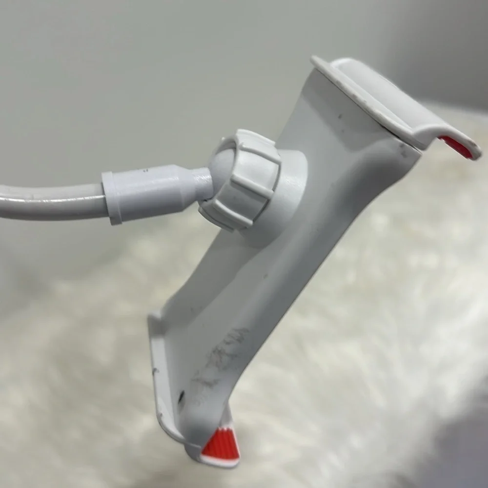 Hands-free flexible, phone holder